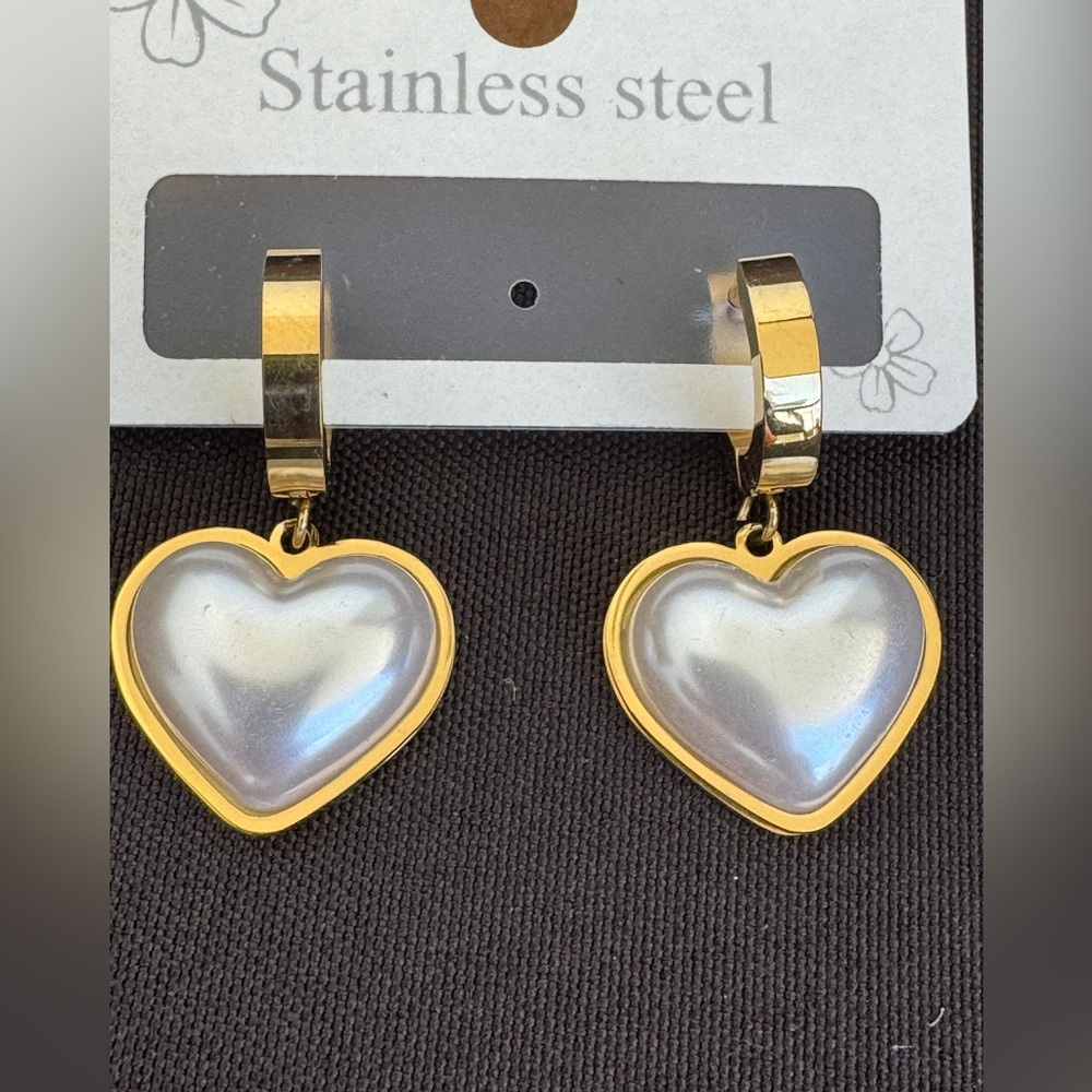 PERI’S Gold Pearl Earrings